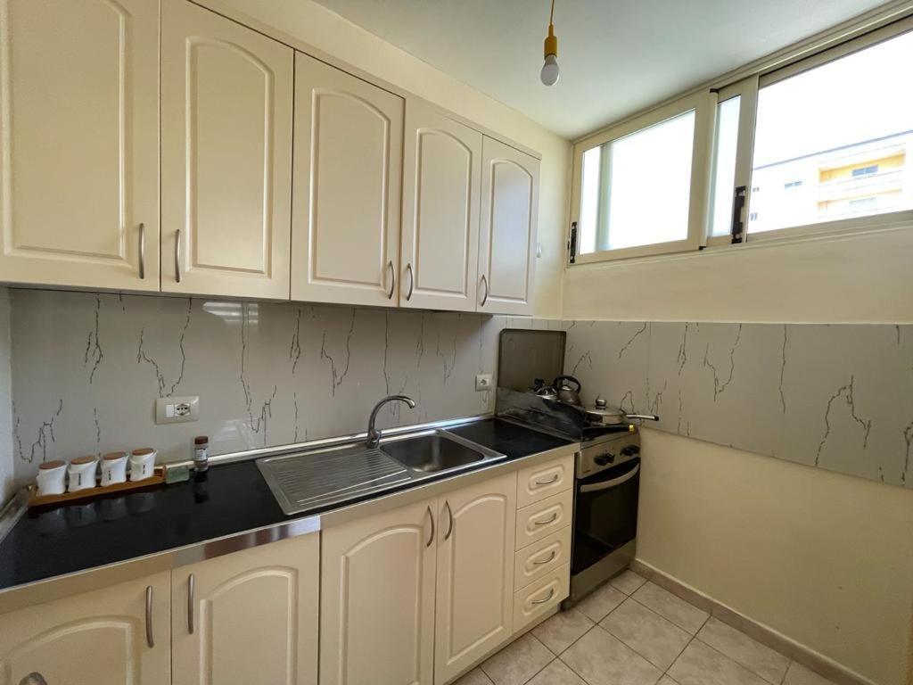 Lisus Apartment Vlore Bagian luar foto